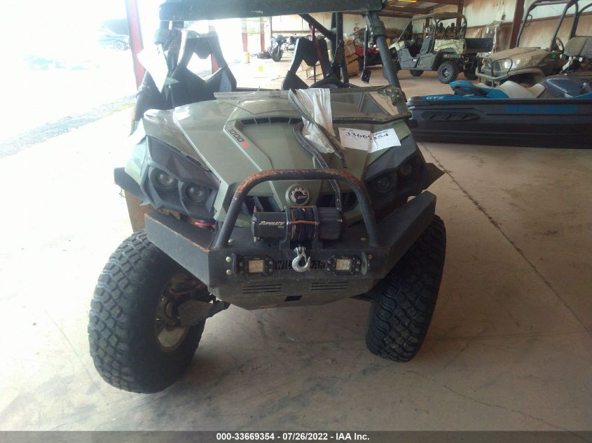 2020 CAN-AM COMMANDER DPS 1000R 3JBKGAX27LJ000066