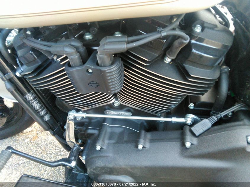 2022 HARLEY-DAVIDSON FLHCS 1HD1YBK17NB013899