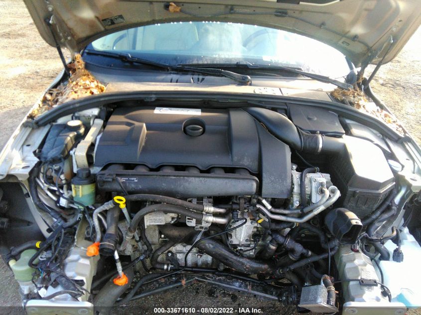 2015 VOLVO XC70 T6/PREMIER YV4902NK9F1226485