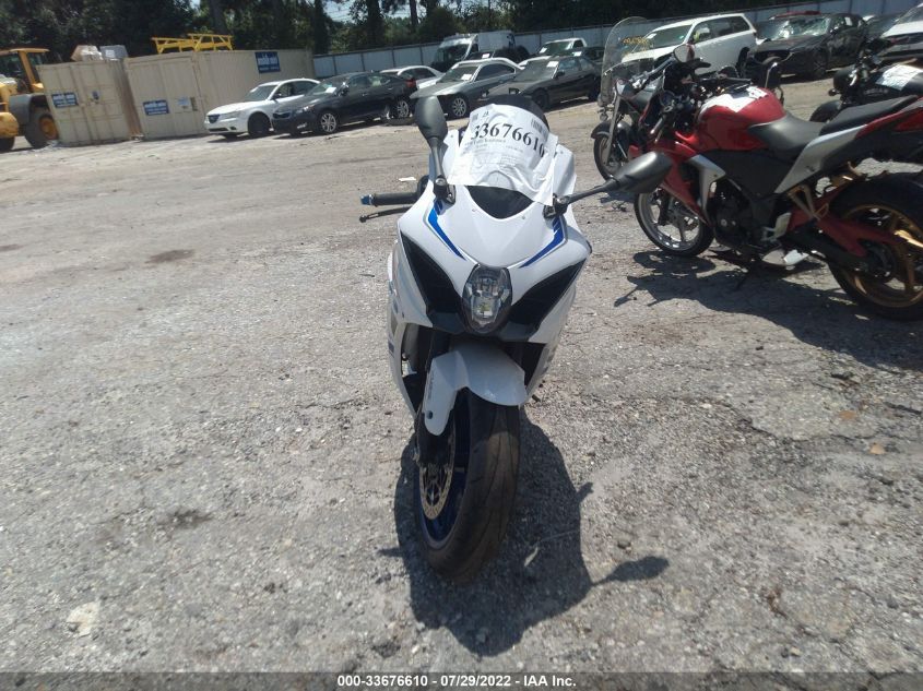 2018 SUZUKI GSX-R1000 JS1DM11B6J2100003