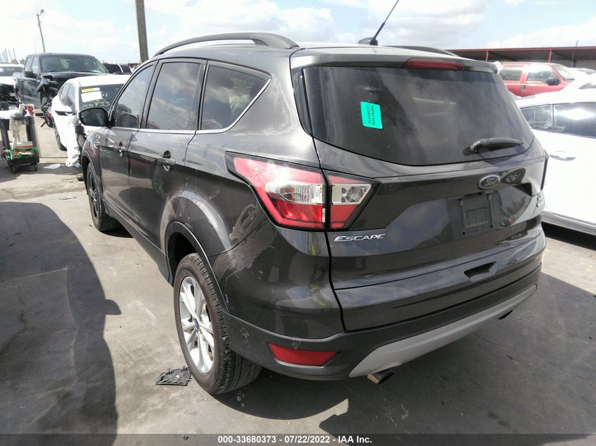 VIN 1FMCU0GD6JUB60237 2018 FORD ESCAPE SE