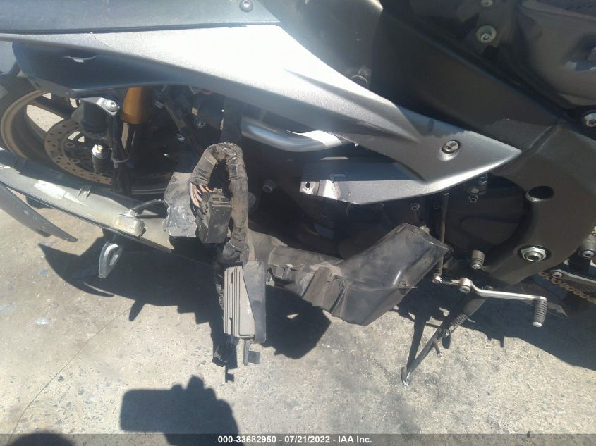 2014 YAMAHA YZFR6 C JYARJ16YXEA007686