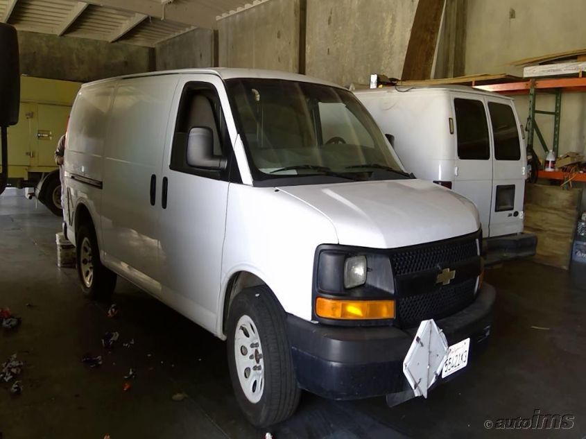 2013 CHEVROLET EXPRESS G1500 1GCSHAF47D1174133