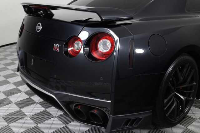 2017 NISSAN GT-R PREMIUM JN1AR5EF4HM820786