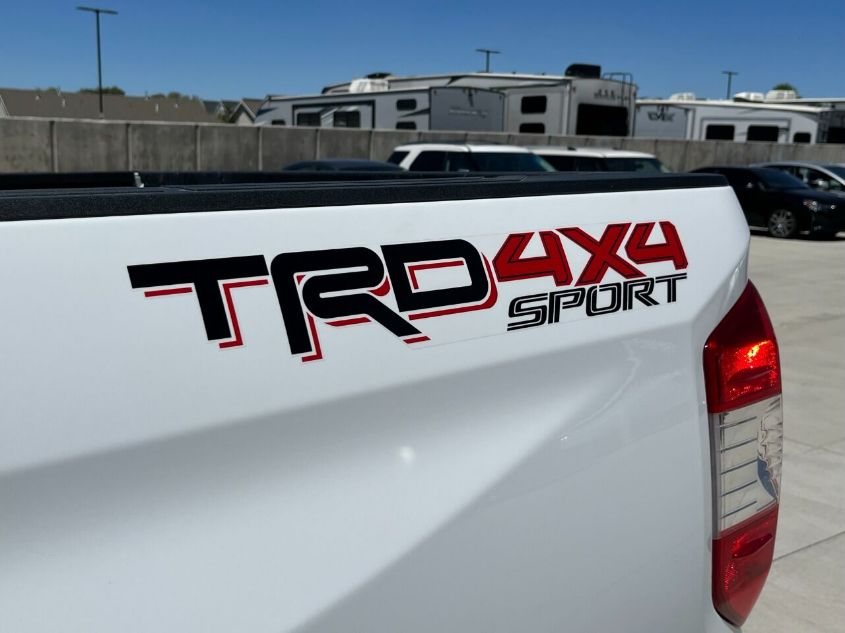 2020 TOYOTA TUNDRA CREWMAX SR5/CREWMAX TRD P 5TFDY5F11LX904166