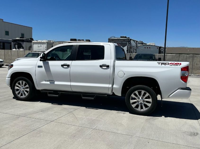 2020 TOYOTA TUNDRA CREWMAX SR5/CREWMAX TRD P 5TFDY5F11LX904166
