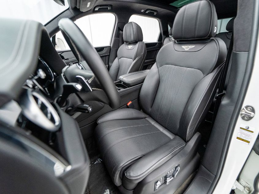 2018 BENTLEY BENTAYGA W12 SIGNATURE SJAAC4ZV7JC017459