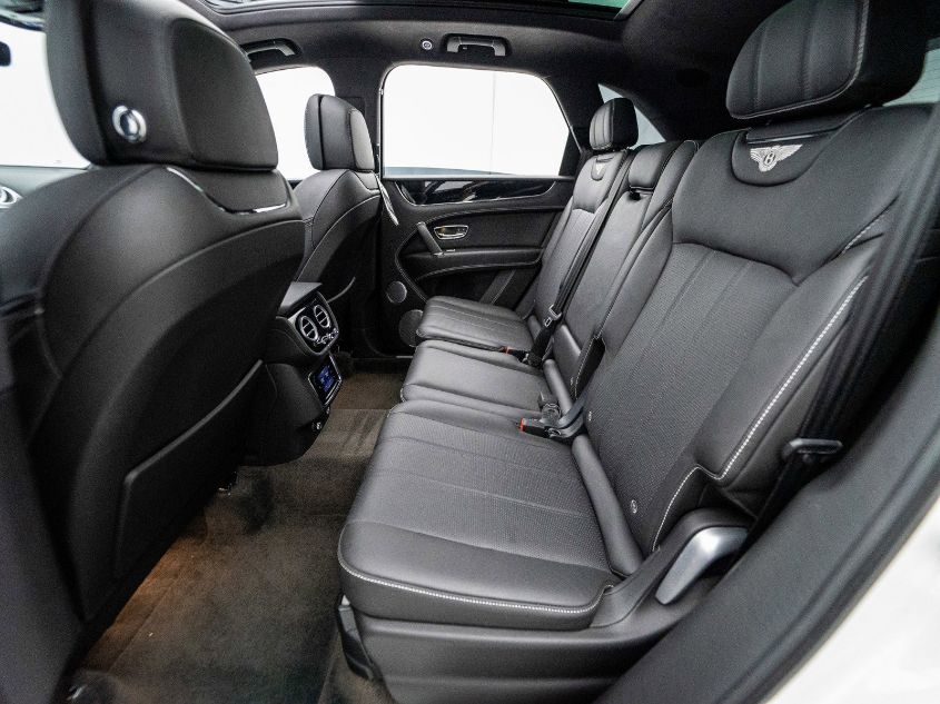 2018 BENTLEY BENTAYGA W12 SIGNATURE SJAAC4ZV7JC017459