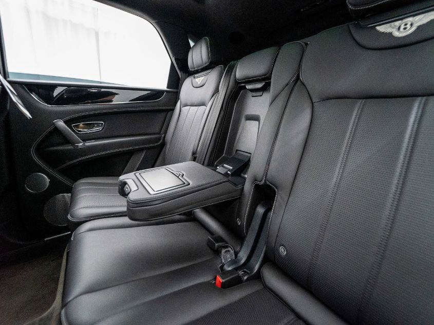 2018 BENTLEY BENTAYGA W12 SIGNATURE SJAAC4ZV7JC017459