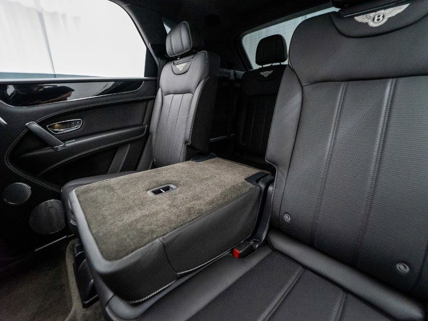 2018 BENTLEY BENTAYGA W12 SIGNATURE SJAAC4ZV7JC017459