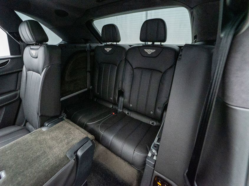 2018 BENTLEY BENTAYGA W12 SIGNATURE SJAAC4ZV7JC017459