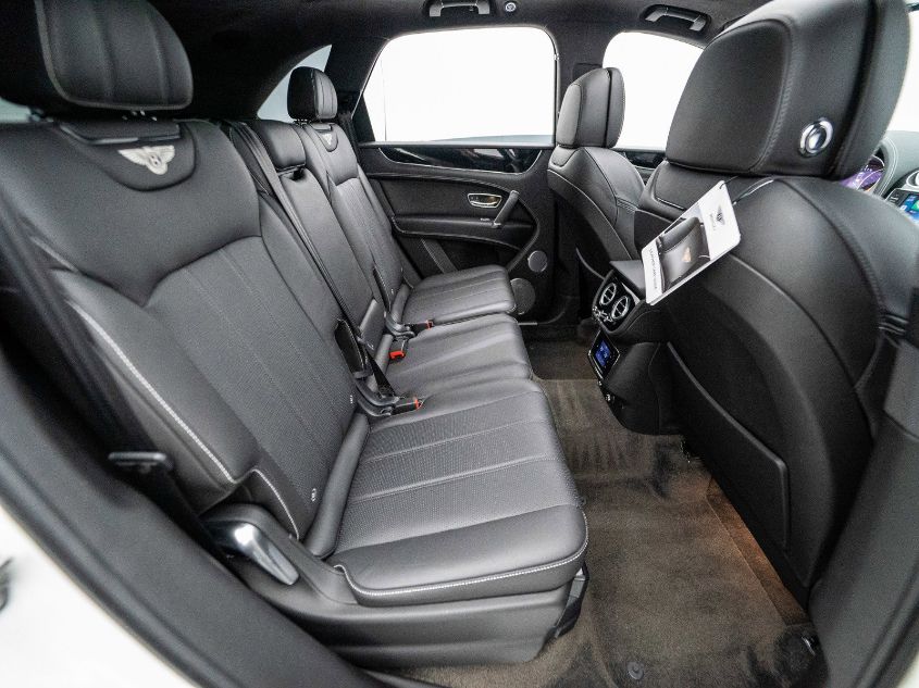 2018 BENTLEY BENTAYGA W12 SIGNATURE SJAAC4ZV7JC017459