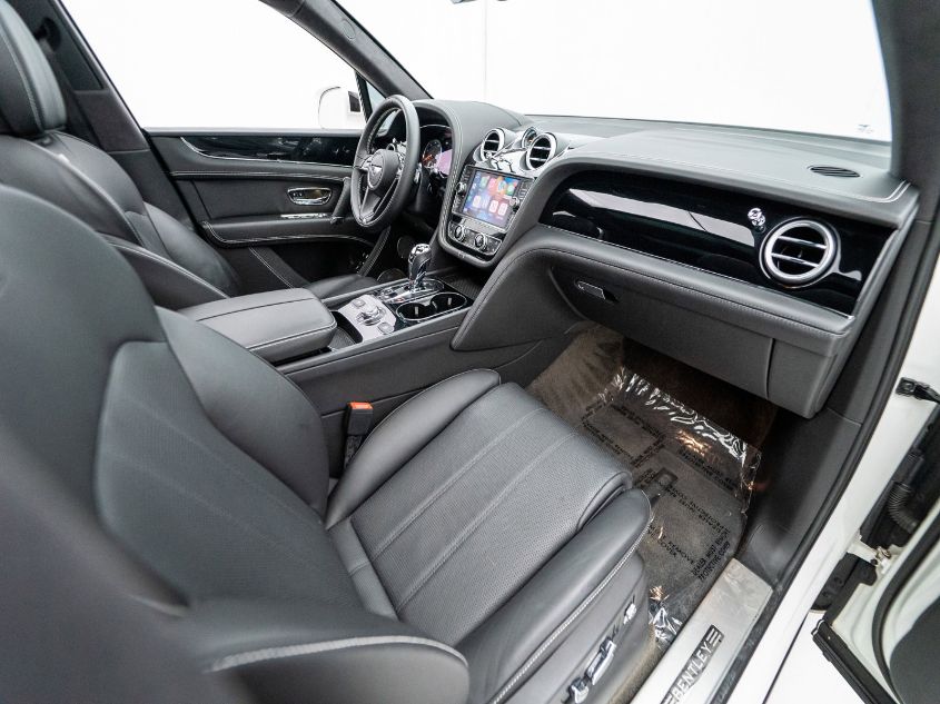 2018 BENTLEY BENTAYGA W12 SIGNATURE SJAAC4ZV7JC017459