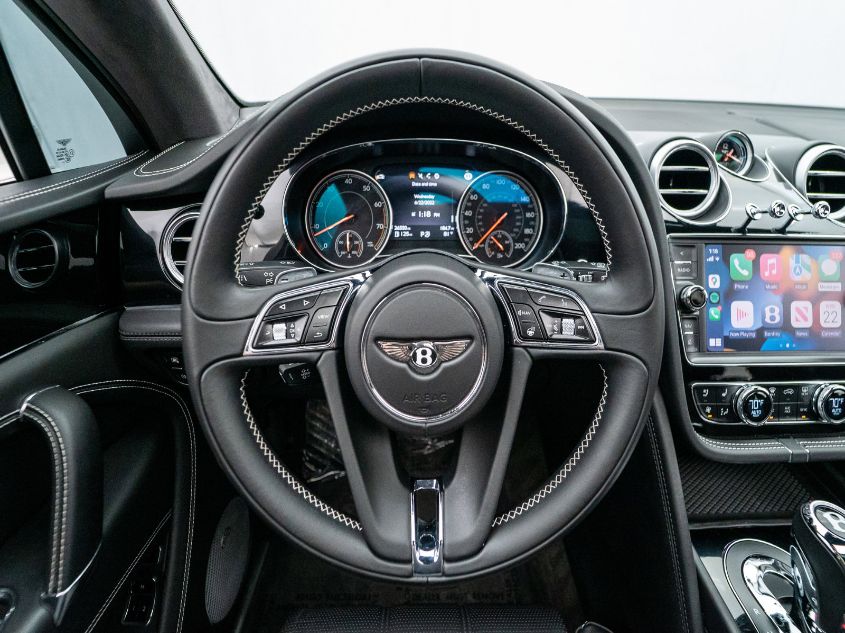 2018 BENTLEY BENTAYGA W12 SIGNATURE SJAAC4ZV7JC017459