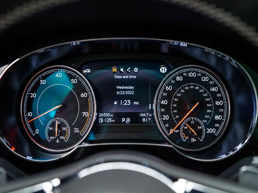 2018 BENTLEY BENTAYGA W12 SIGNATURE SJAAC4ZV7JC017459