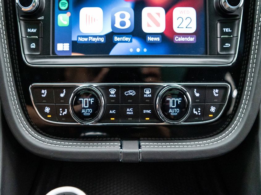 2018 BENTLEY BENTAYGA W12 SIGNATURE SJAAC4ZV7JC017459