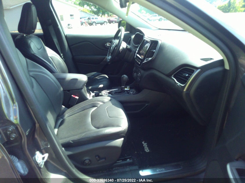 VIN 1C4PJLDB2KD215898 2019 JEEP CHEROKEE LIMITED