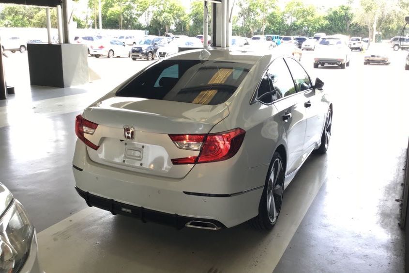 2018 HONDA ACCORD TOURING 1HGCV2F97JA045000