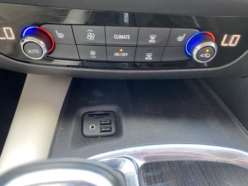 2021 BUICK ENCLAVE ESSENCE 5GAERBKW5MJ197323