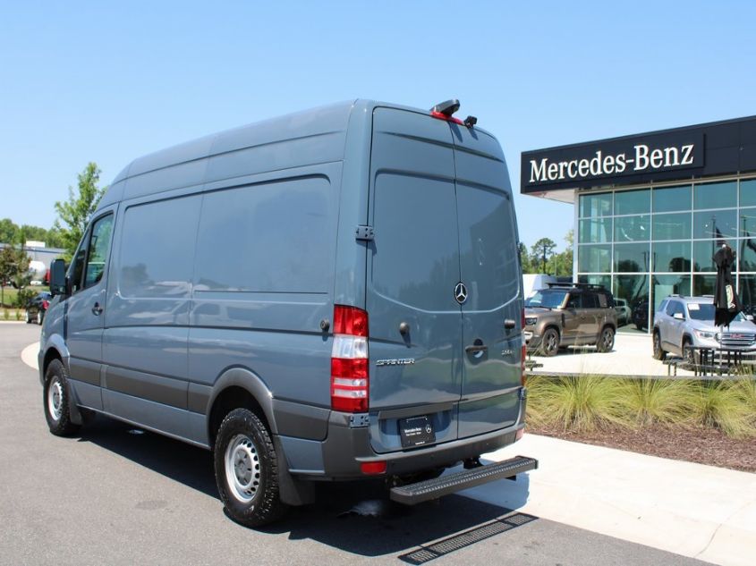 2018 MERCEDES-BENZ SPRINTER CARGO VAN WD3PE7CD1JP645122