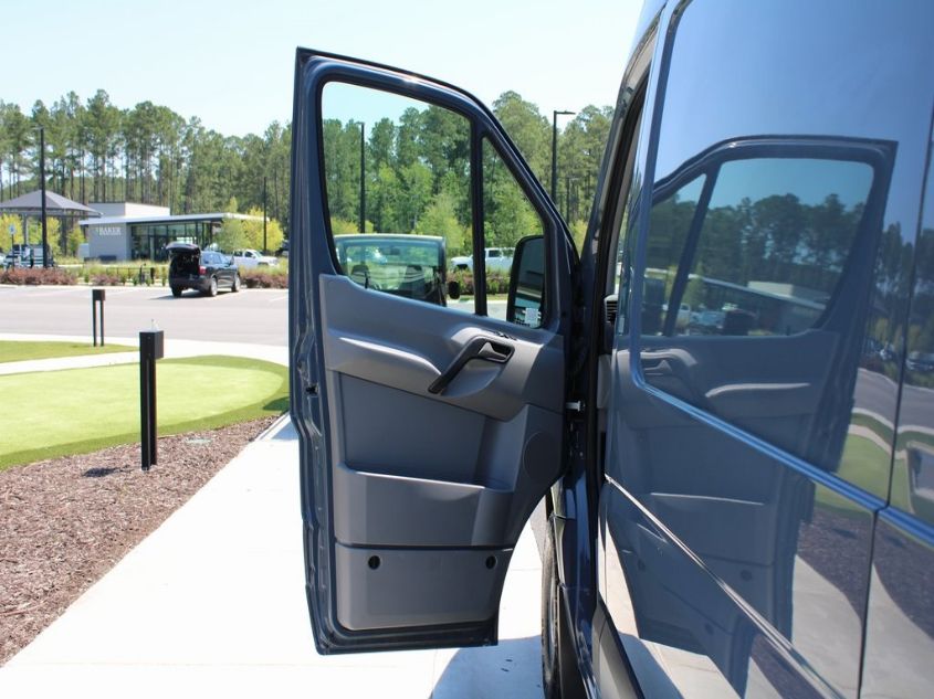 2018 MERCEDES-BENZ SPRINTER CARGO VAN WD3PE7CD1JP645122