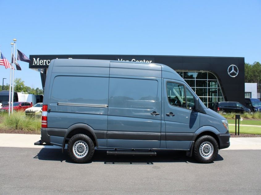 2018 MERCEDES-BENZ SPRINTER CARGO VAN WD3PE7CD1JP645122