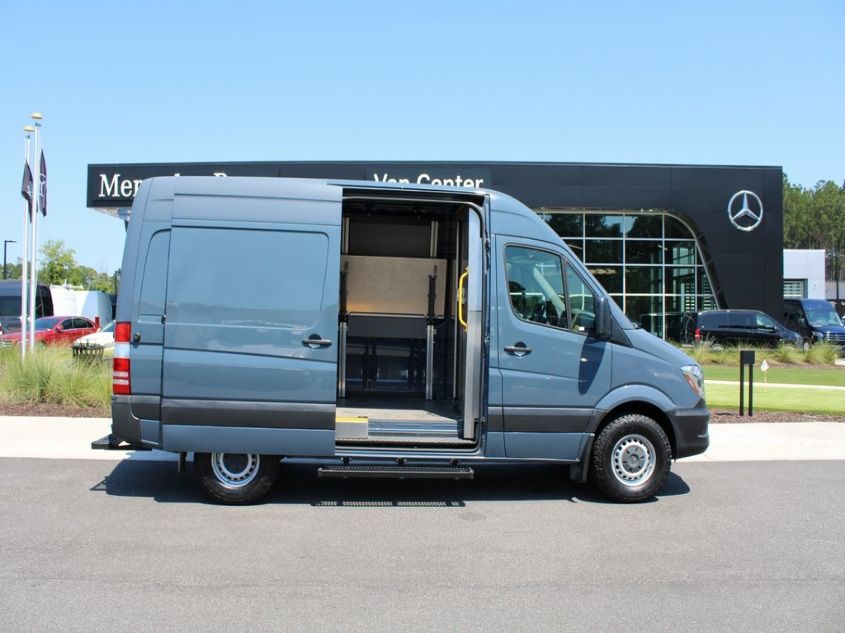 2018 MERCEDES-BENZ SPRINTER CARGO VAN WD3PE7CD1JP645122