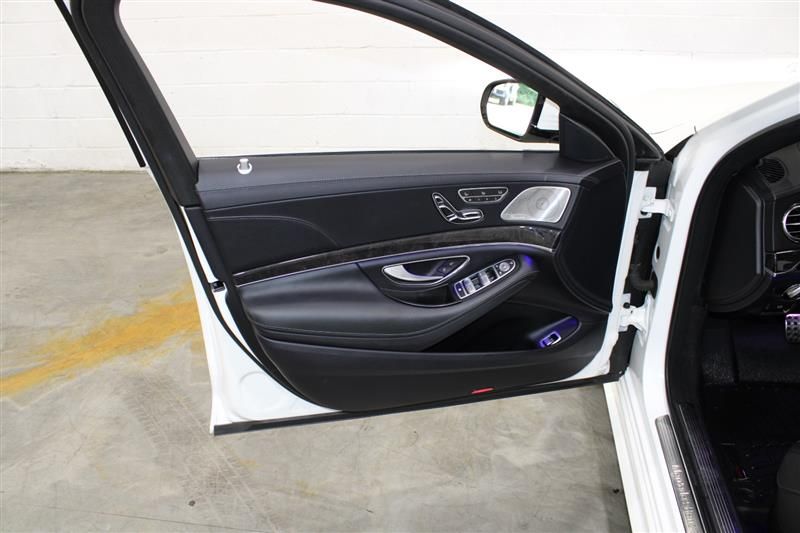 2019 MERCEDES-BENZ S 560 4MATIC WDDUG8GB1KA483231
