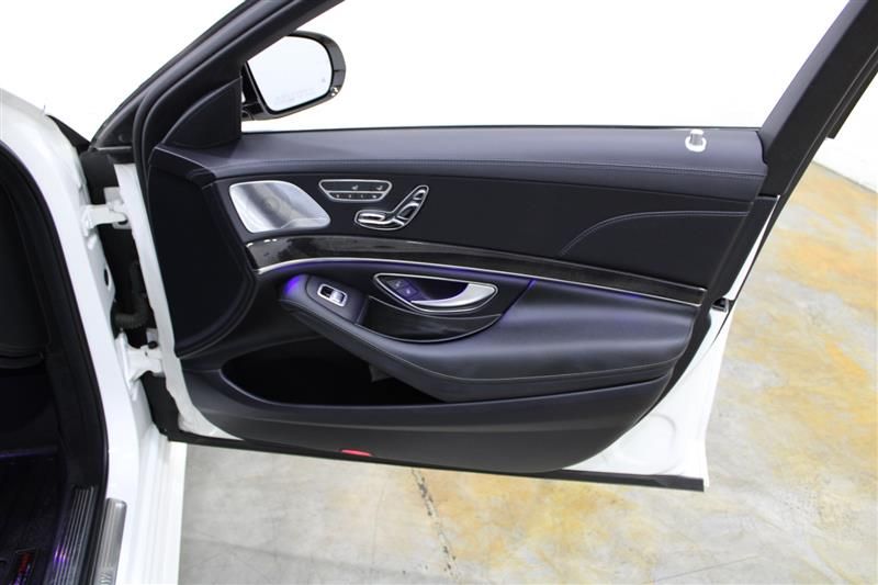 2019 MERCEDES-BENZ S 560 4MATIC WDDUG8GB1KA483231
