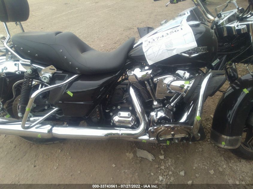 2021 HARLEY-DAVIDSON FLHR 1HD1FBC19MB613181