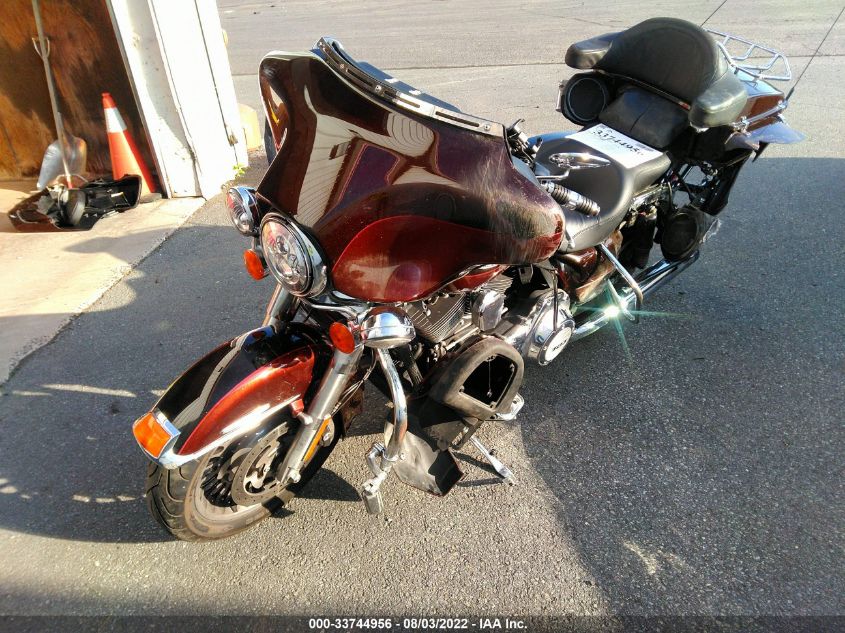 2011 HARLEY-DAVIDSON FLHTK 1HD1KEM12BB647892