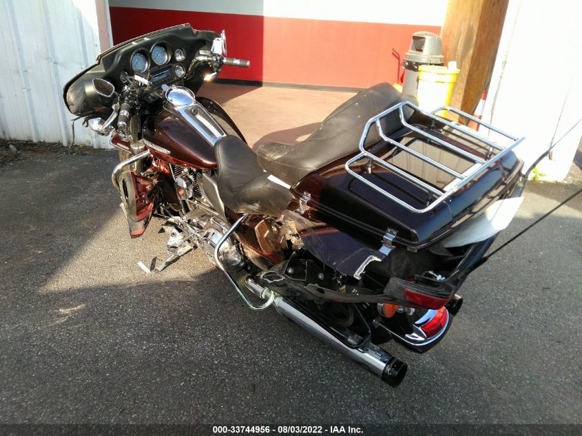 2011 HARLEY-DAVIDSON FLHTK 1HD1KEM12BB647892