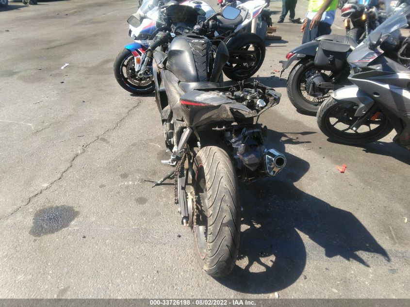 2017 YAMAHA YZFR3 A MH3RH15Y8HK001225