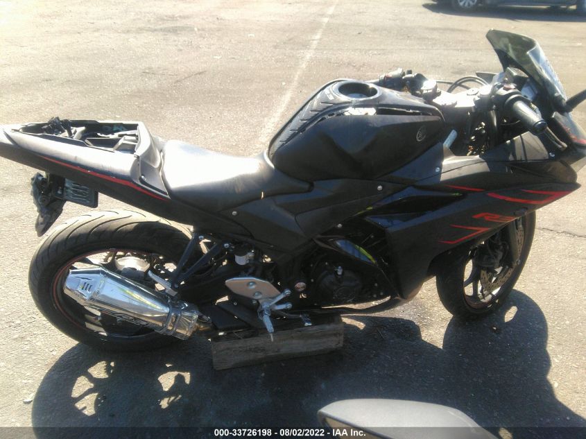 2017 YAMAHA YZFR3 A MH3RH15Y8HK001225