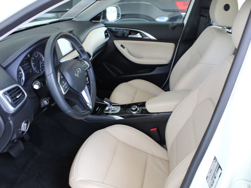 2018 INFINITI QX30 PURE/ESSENTIAL/LUXE/SPORT SJKCH5CP1JA003140