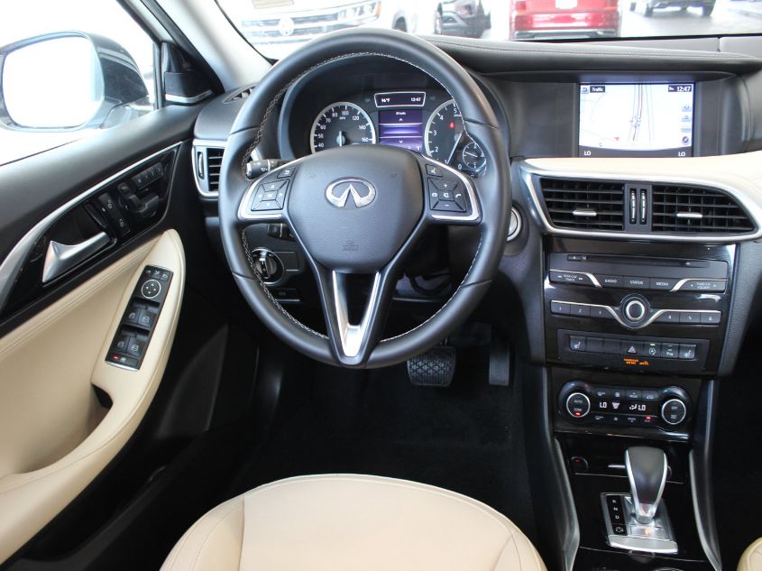 2018 INFINITI QX30 PURE/ESSENTIAL/LUXE/SPORT SJKCH5CP1JA003140