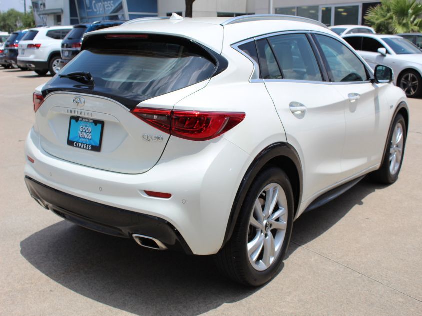 2018 INFINITI QX30 PURE/ESSENTIAL/LUXE/SPORT SJKCH5CP1JA003140