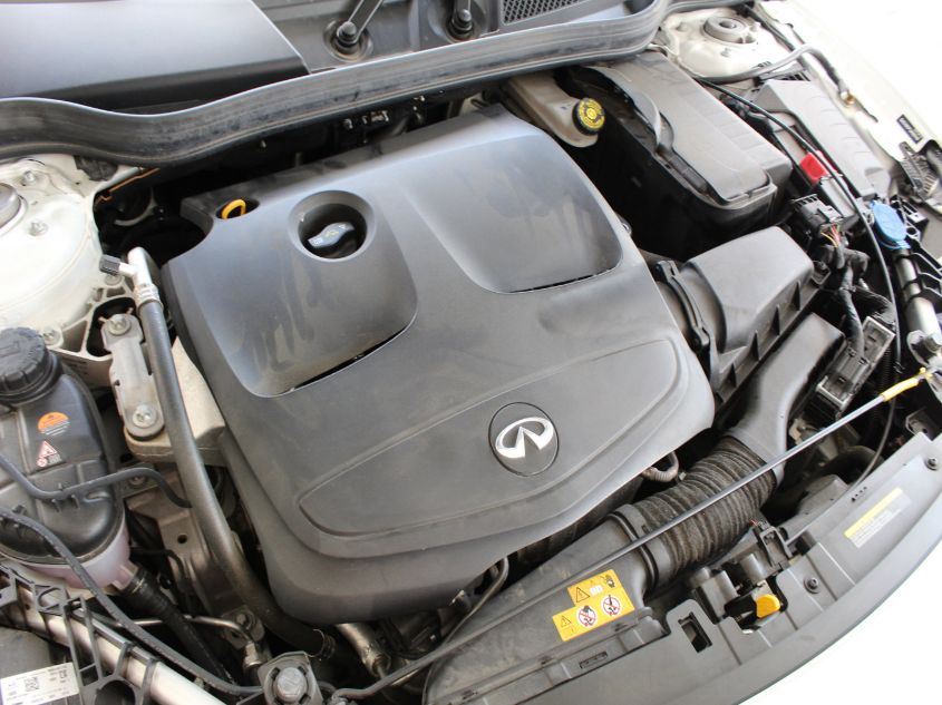 2018 INFINITI QX30 PURE/ESSENTIAL/LUXE/SPORT SJKCH5CP1JA003140