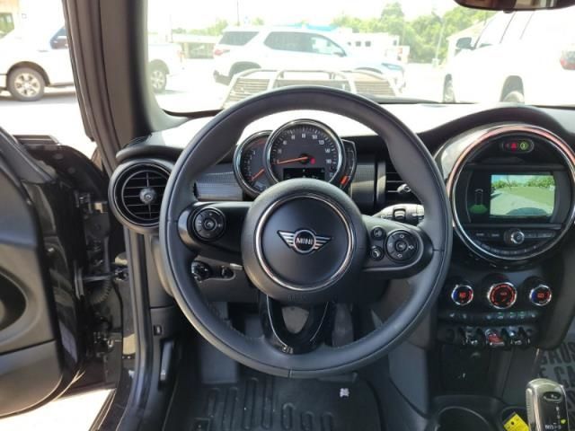 2021 MINI COOPER WMWXR3C04M2N83228