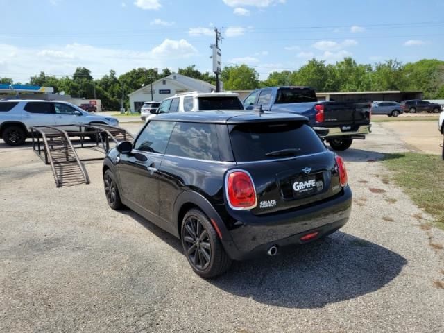 2021 MINI COOPER WMWXR3C04M2N83228