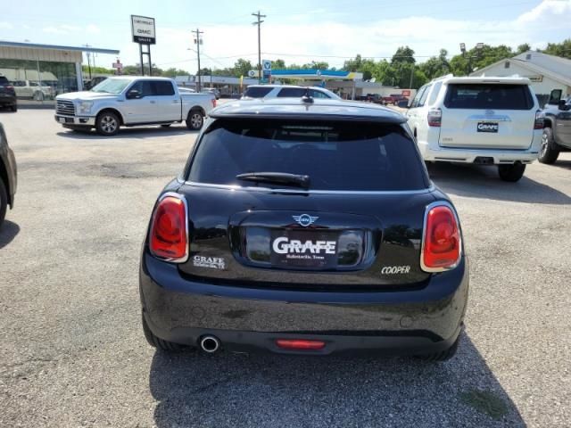 2021 MINI COOPER WMWXR3C04M2N83228