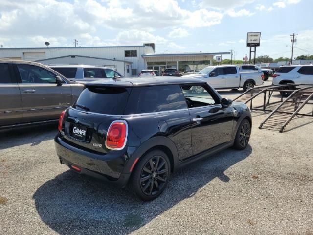 2021 MINI COOPER WMWXR3C04M2N83228