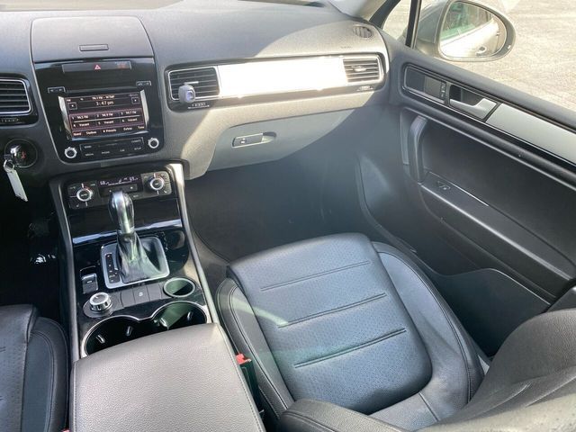 2014 VOLKSWAGEN TOUAREG SPORT WVGEF9BPXED005690