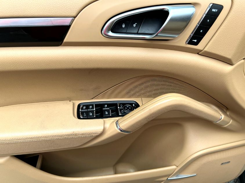 2017 PORSCHE CAYENNE WP1AA2A27HKA83440