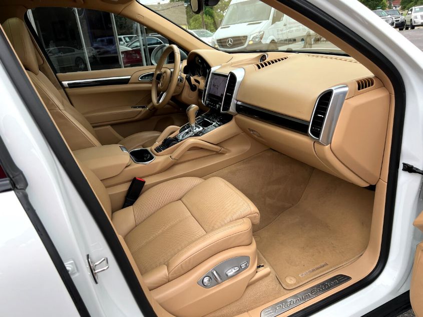 2017 PORSCHE CAYENNE WP1AA2A27HKA83440