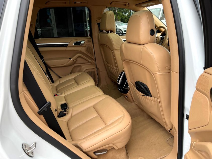 2017 PORSCHE CAYENNE WP1AA2A27HKA83440