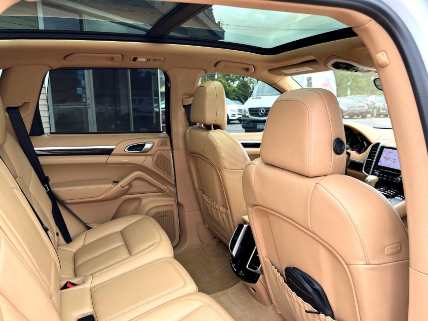 2017 PORSCHE CAYENNE WP1AA2A27HKA83440