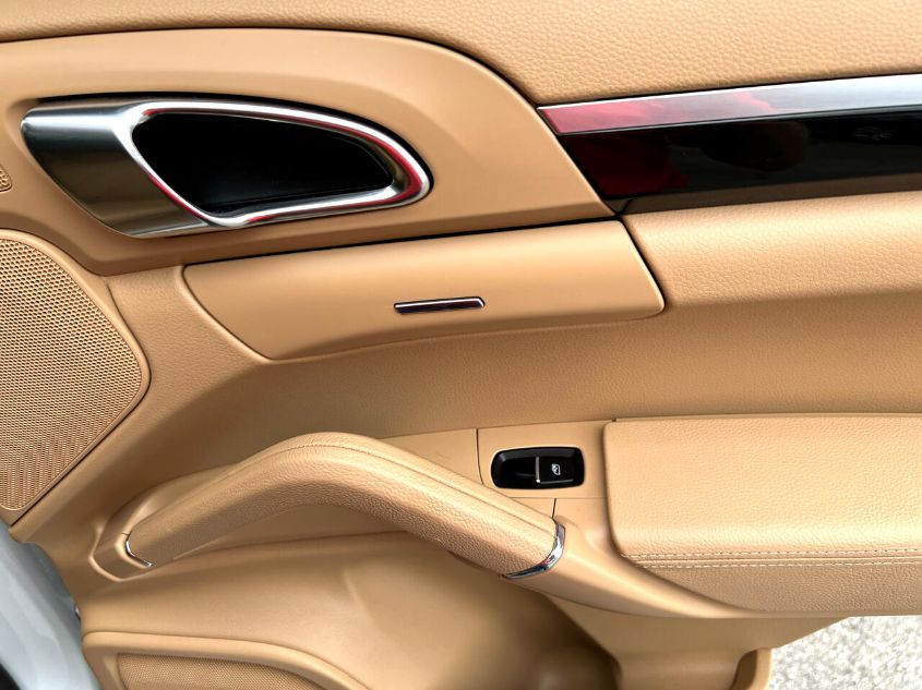2017 PORSCHE CAYENNE WP1AA2A27HKA83440