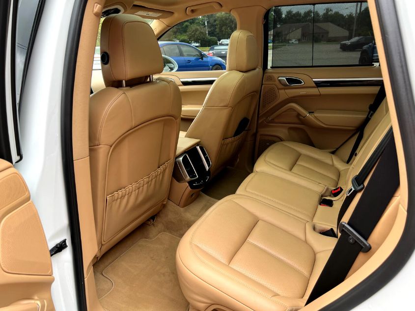 2017 PORSCHE CAYENNE WP1AA2A27HKA83440