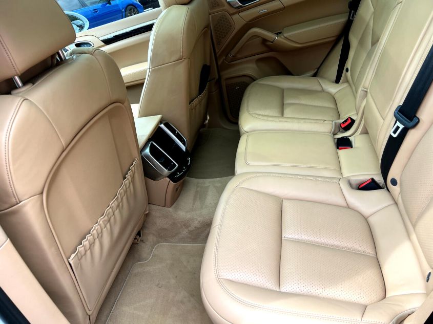 2017 PORSCHE CAYENNE WP1AA2A27HKA83440